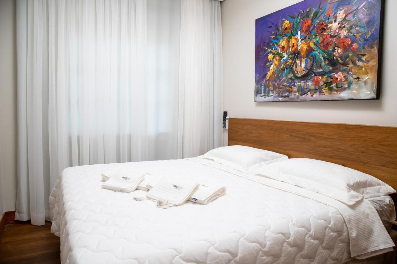 Espaco 250 - Apto Mobiliado, 3 Quartos, Sendo Uma Suite, Banheiro Social, Cozinha Completa, Sala De Estar, Ar Condicionado, Tv E Internet Tiradentes Dış mekan fotoğraf